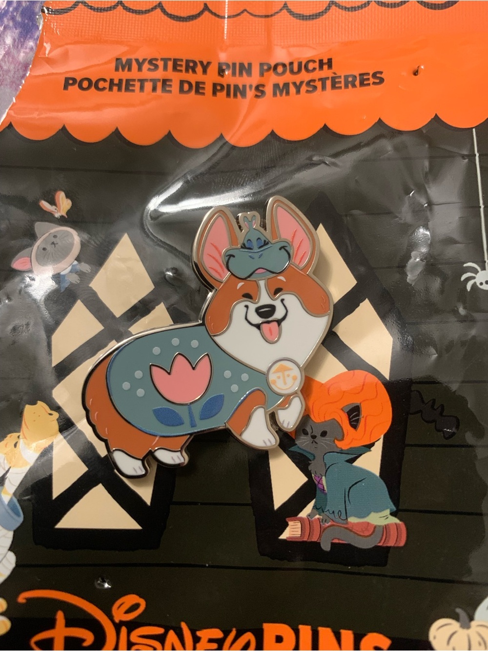 Disney Parks 2026 Cats & Dogs Halloween Costume LR Mystery Pin Full Set - Picture 6 of 16